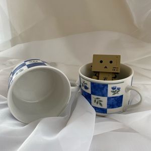 Blueberry checkered cups